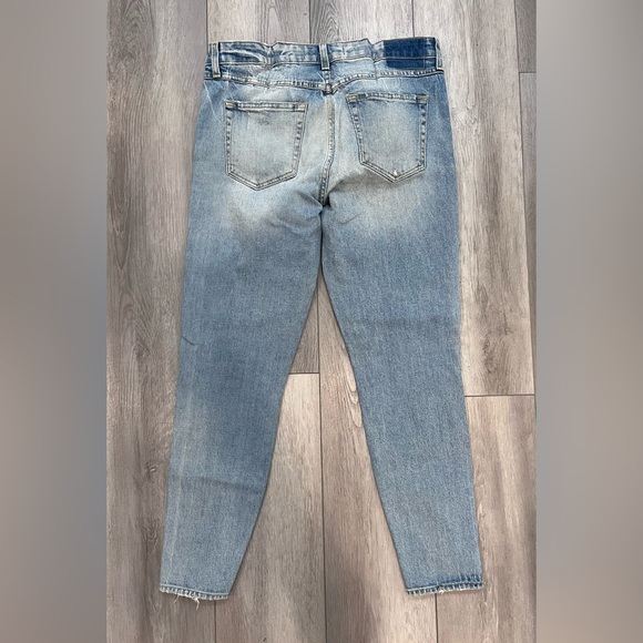 AMO Twist Sweet Cheeks Jeans - Picture 5 of 7